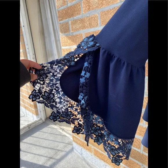 See By Chloé
Women's Blue Lace-trimmed Bell sleeve - Picture 5 of 15